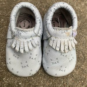 Freshly Picked kitten moccasins size 3